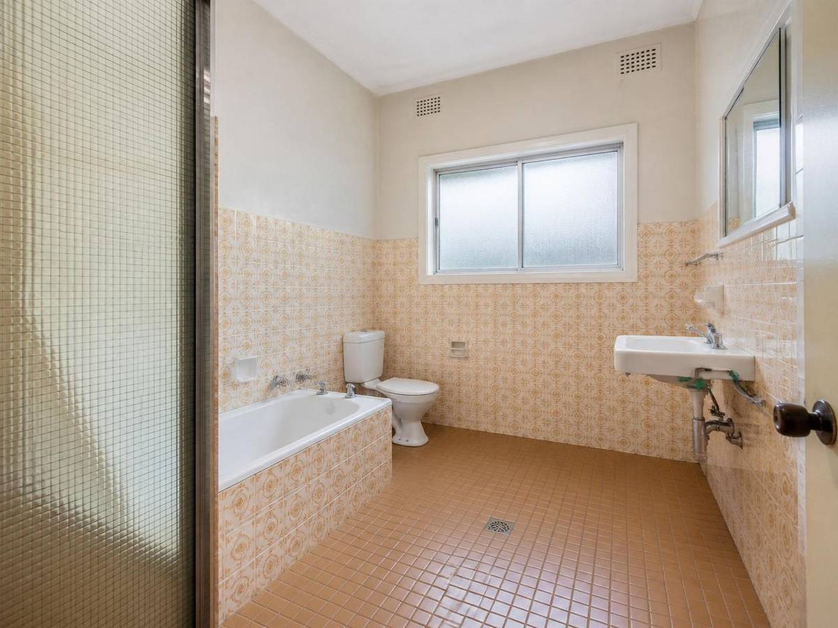 Salle de bain en marbre — avant