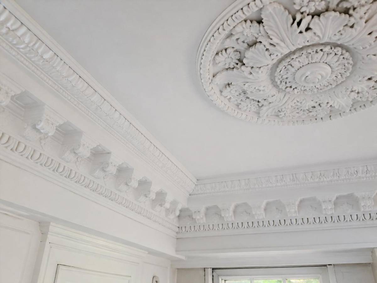 Moulures et décors en plâtre — après